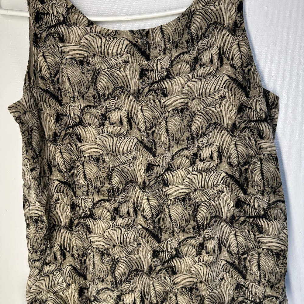 Chic Zebra Pattern Tank Top - Picture 4 of 6